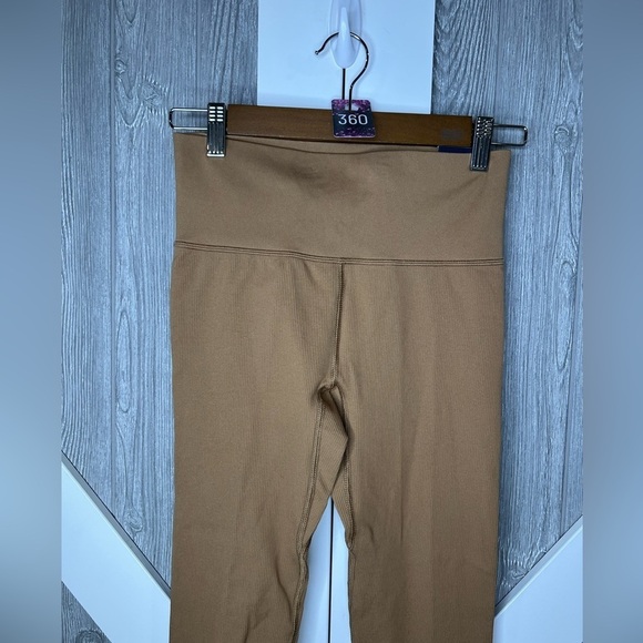 E1.18 NWT DSG MOMENTUM SEAMLESS HIGH-RISE 7/8 TIGHT Small - Picture 3 of 5